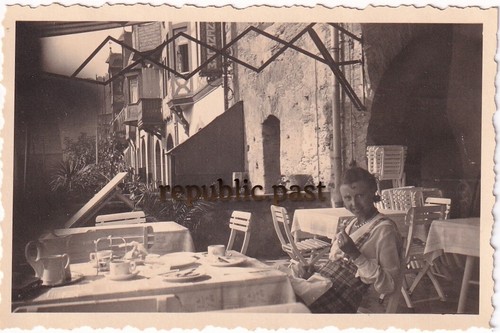 Foto frau restaurant - foto,